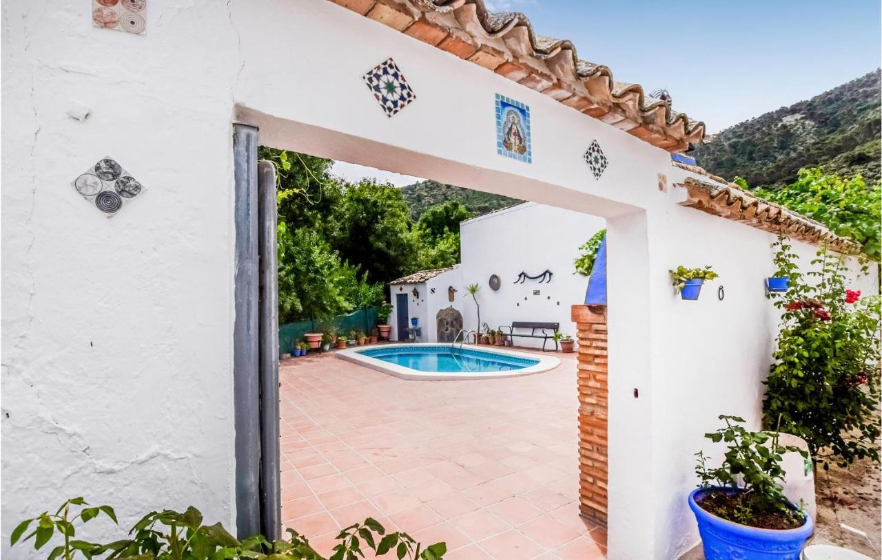 3 Bedroom Awesome Home In Rute Exterior photo